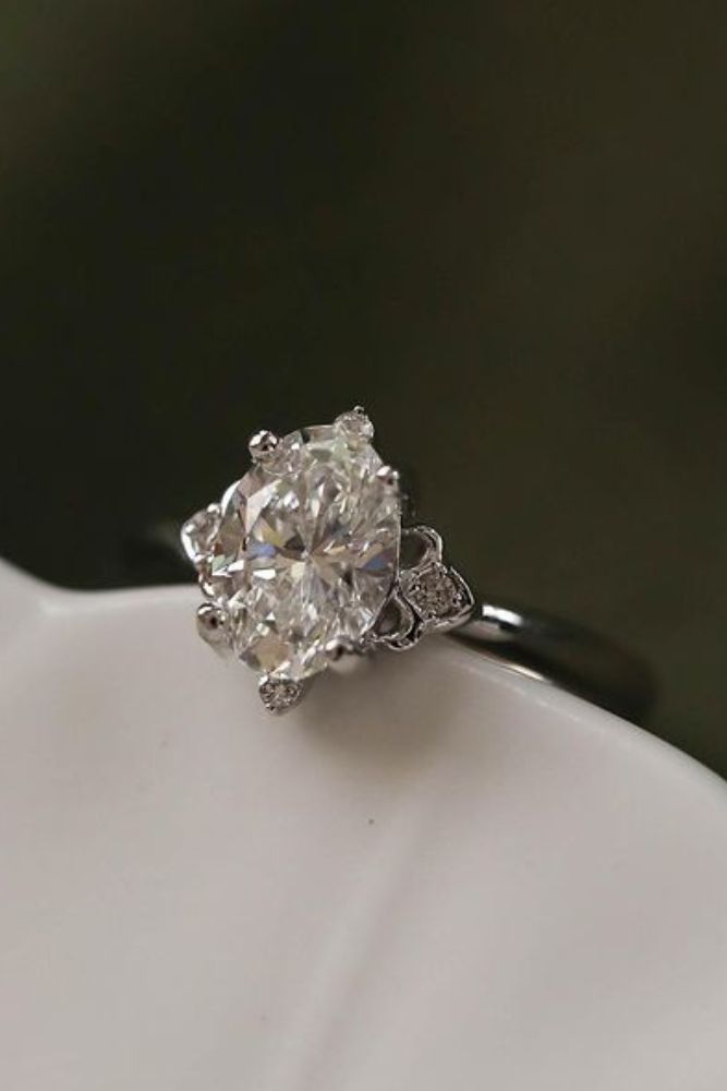 solitaire engagement rings with oval center stone