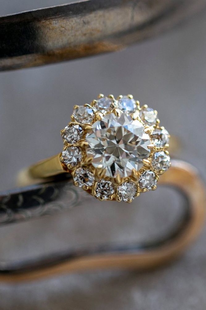 vintage engagement rings with round cut rings
