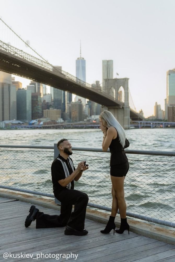 cheap proposal ideas happy brides awesome surprise in the city she is surprised kuskiev photography