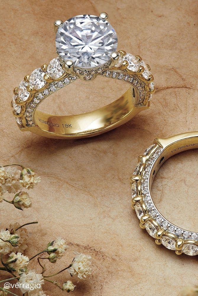 diamond wedding rings yellow gold wedding ring set with round cut diamond center stone verragio