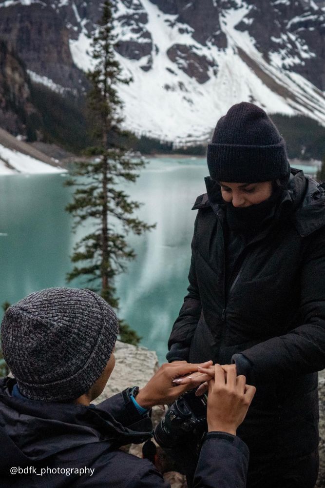 christmas proposal winter couple man proposes to a girl bdfk photography