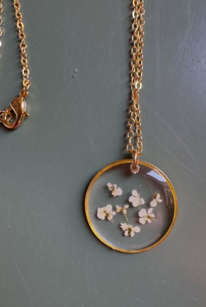 pressed flowers necklace (2)
