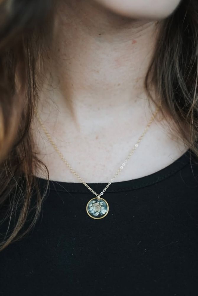 pressed flowers necklace